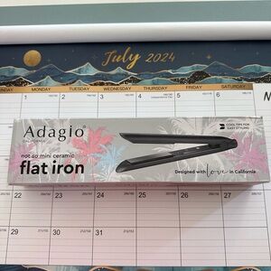 100% ceramic plates. Results are shiny, silky & no-frizz.Safe for all hair types